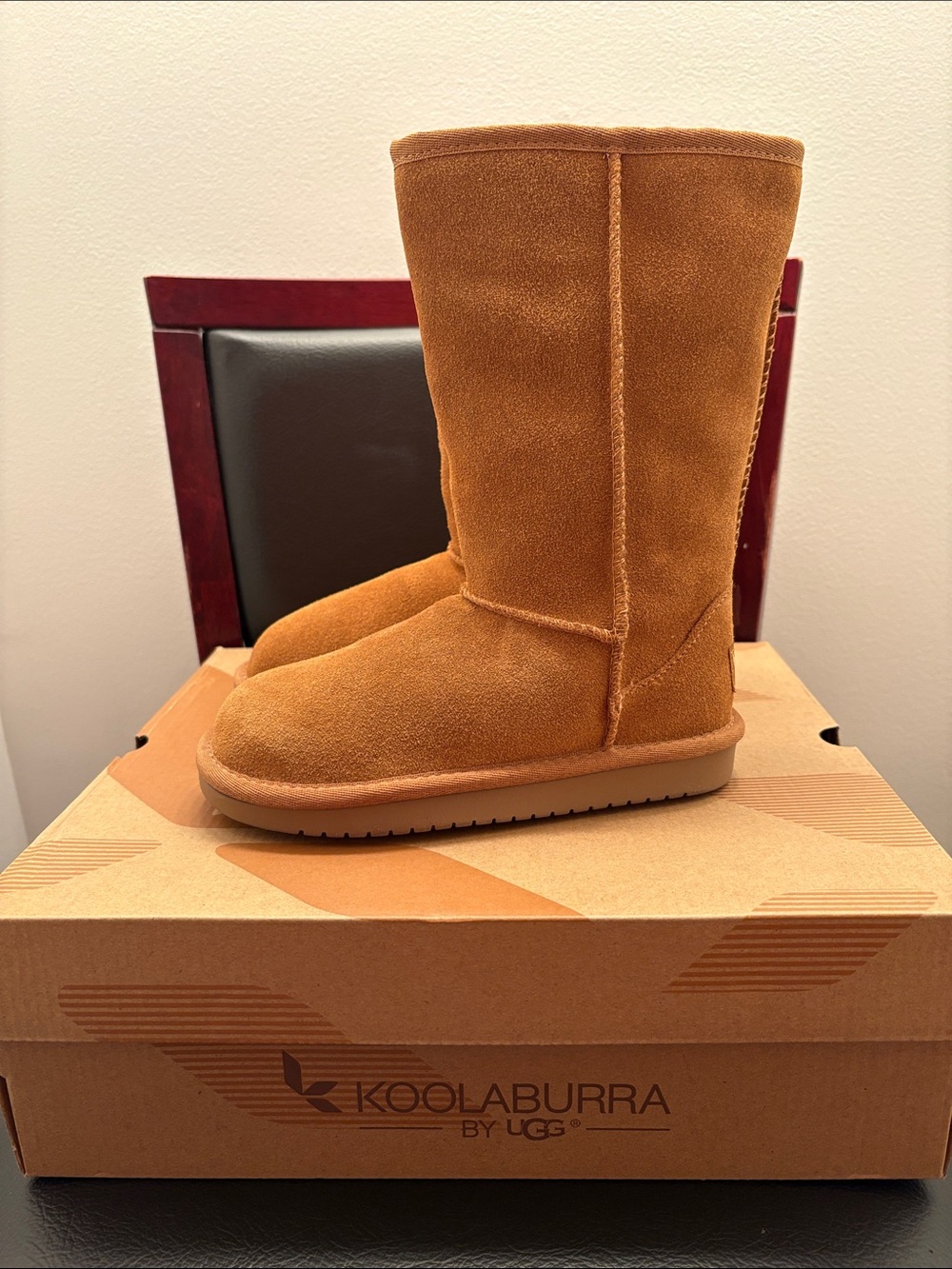 New UGG Koolaburra Kids Suede Tall Chestnut Boot Size 13